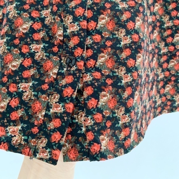 Limité floral roses criss cross back tank top fits S black and red woman - Picture 9 of 16